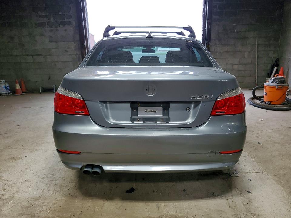 Photo 6 from auction – 2010 BMW 528 with VIN WBANV1C50AC445453