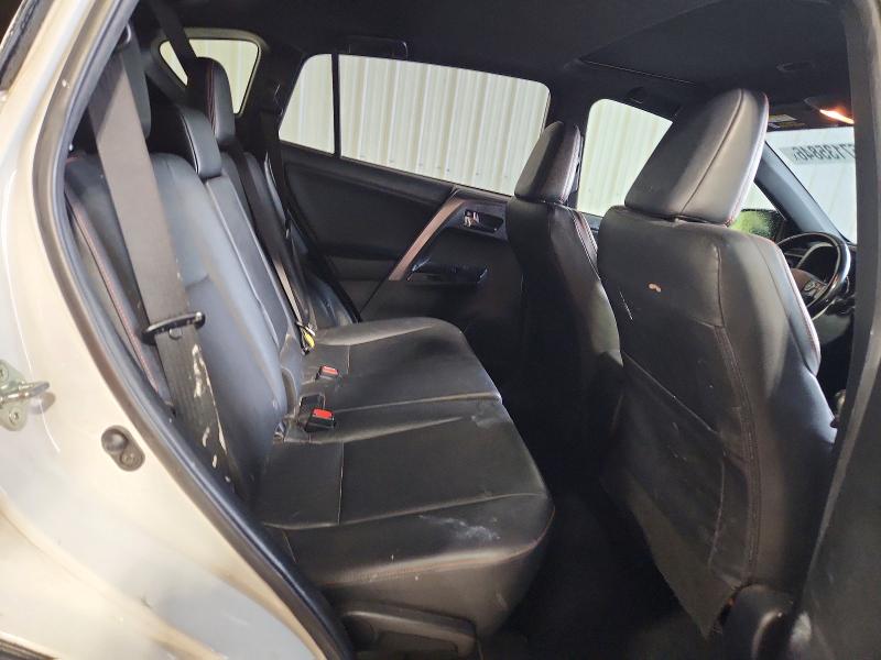 Photo 11 from auction – 2018 TOYOTA RAV4 with VIN JTMJFREV6JD228381