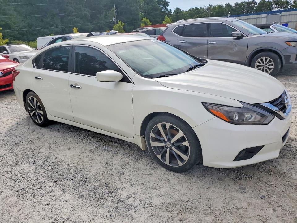 Photo 4 from auction – 2017 NISSAN ALTIMA with VIN 1N4AL3AP9HC480905