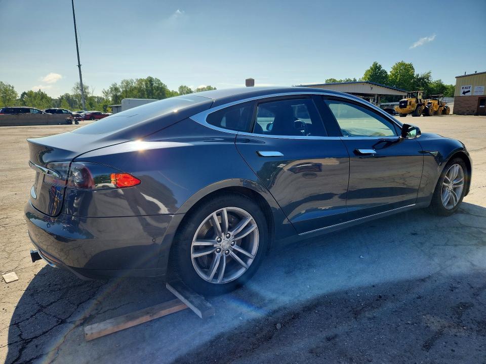 Photo 3 from auction – 2015 TESLA MODEL S with VIN 5YJSA1E14FF110508