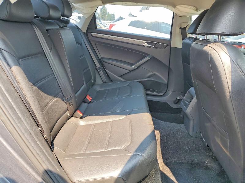 Foto 10 de la subasta – 2017 VOLKSWAGEN PASSAT con VIN 1VWDT7A32HC049699