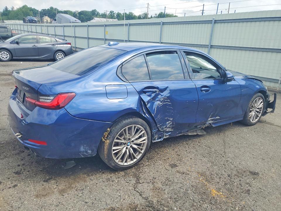 Photo 3 from auction – 2023 BMW 330XI with VIN 3MW89FF06P8D78274