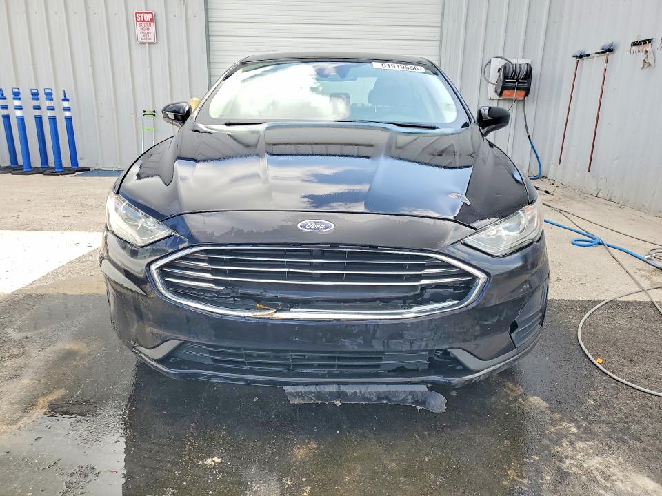 Photo 5 from auction – 2019 FORD FUSION with VIN 3FA6P0LU9KR207077