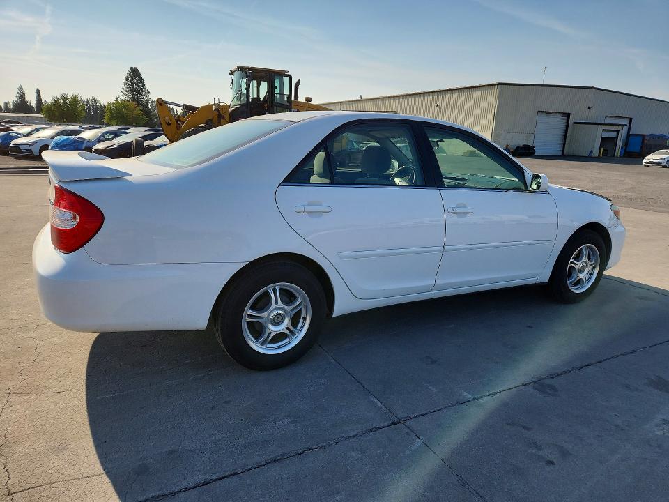 Photo 3 from auction – 2004 TOYOTA CAMRY with VIN JTDBE32K240264269