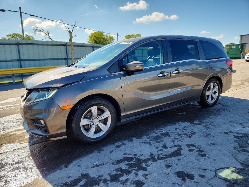 HONDA ODYSSEY 2018 with VIN 5FNRL6H77JB005668 - Photo from auction