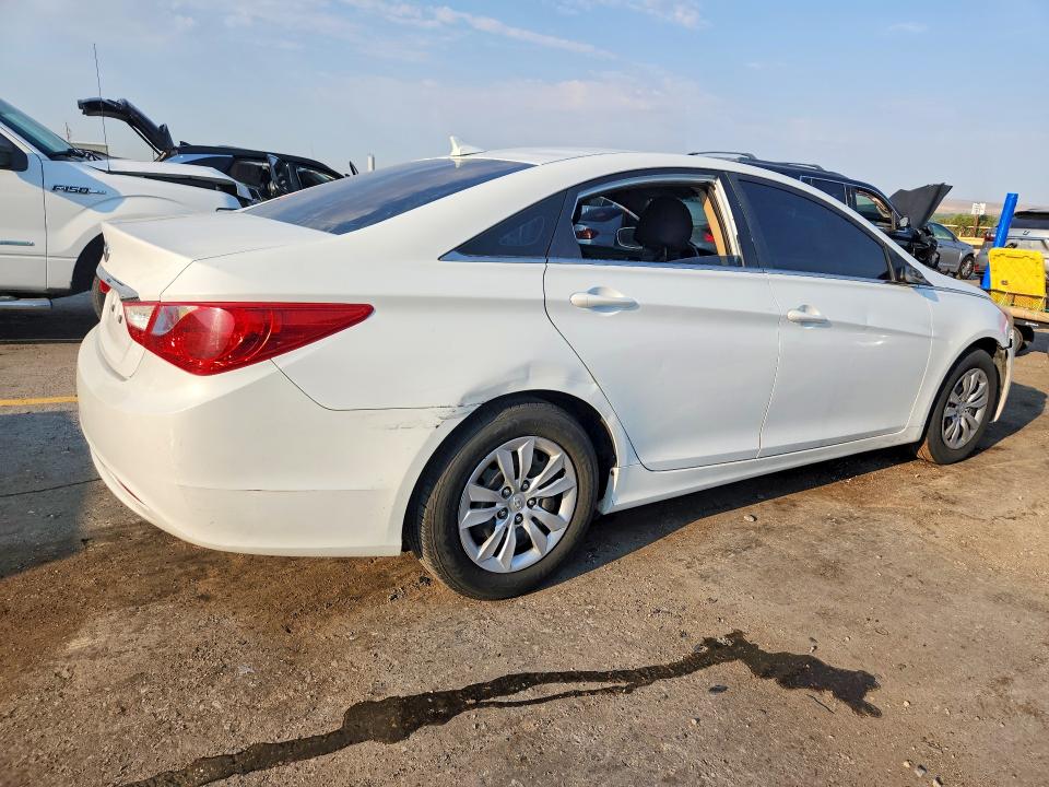 Photo 3 from auction – 2011 HYUNDAI SONATA with VIN 5NPEB4AC6BH245813
