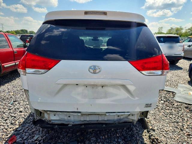Photo 6 from auction – 2014 TOYOTA SIENNA with VIN 5TDDK3DC0ES079255