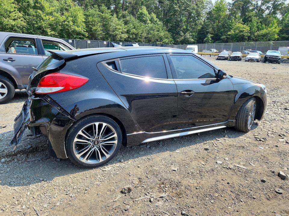 Photo 3 from auction – 2016 HYUNDAI VELOSTER with VIN KMHTC6AE0GU280907