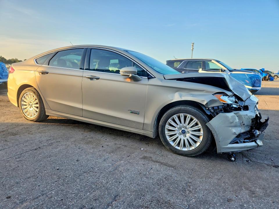 Photo 4 from auction – 2016 FORD FUSION with VIN 3FA6P0PU3GR163305