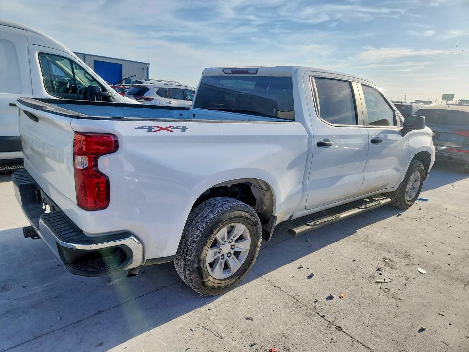 Photo 3 from auction – 2019 CHEVROLET SILVERADO with VIN 3GCUYAEF1KG150047