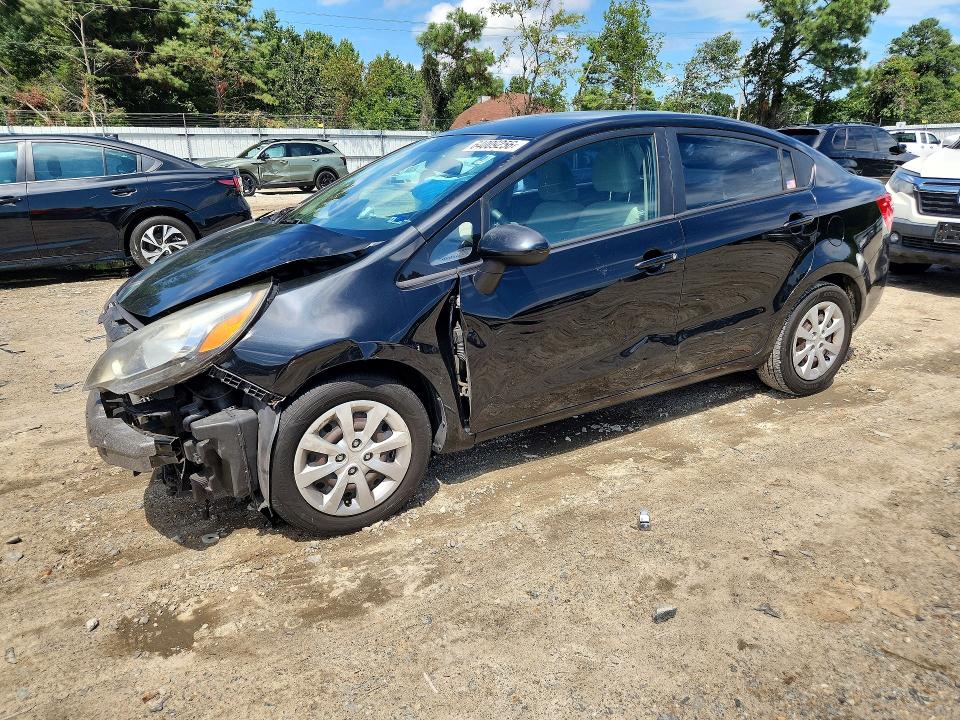 KIA RIO 2013 مع رقم تعريف المركبة KNADM4A3XD6104114 - صورة من المزاد
