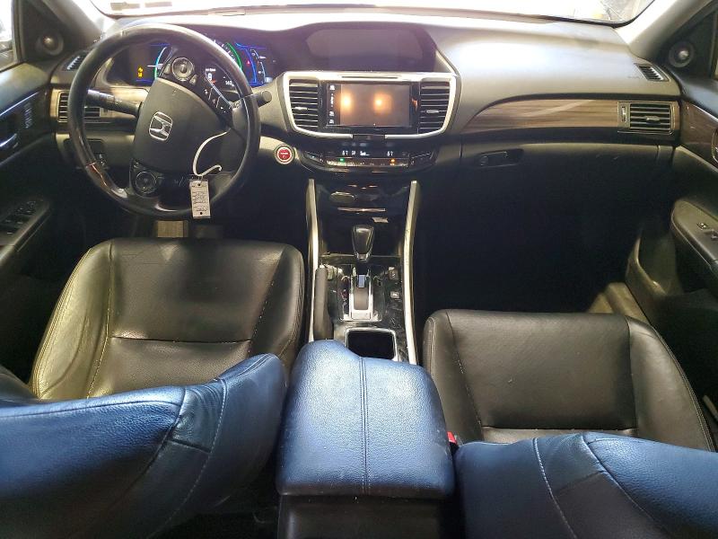Photo 8 from auction – 2017 HONDA ACCORD with VIN JHMCR6F75HC005472