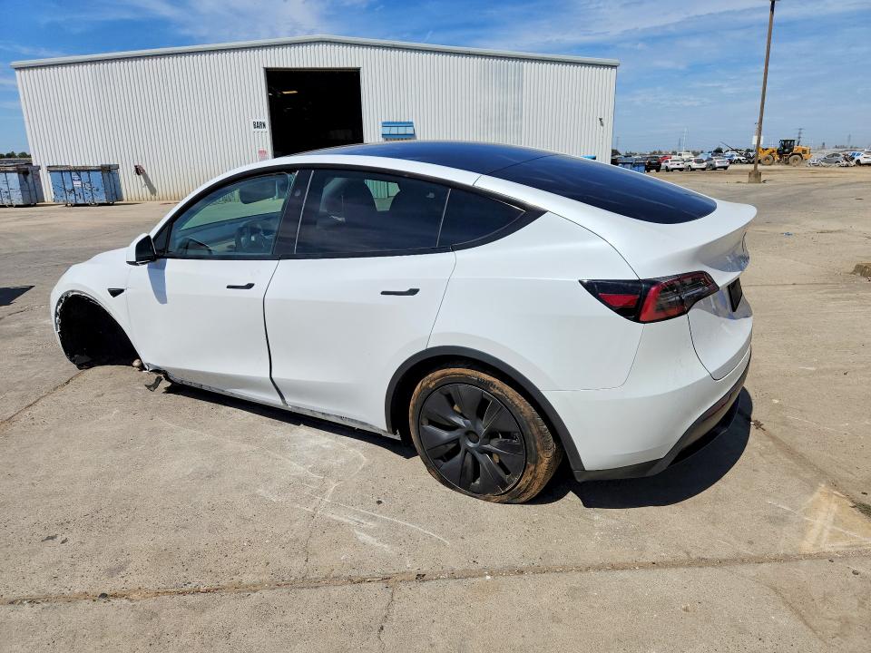 Фото 2 с аукциона – 2024 TESLA MODEL Y с VIN 7SAYGDED7RF154403
