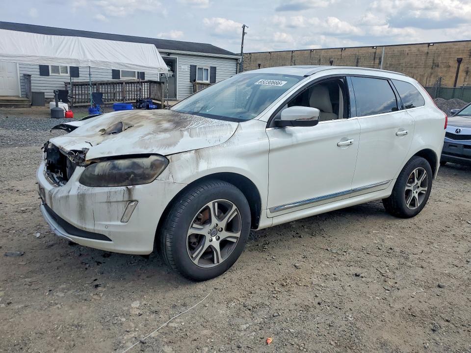 VOLVO XC60 2015 with VIN YV449MDK0F2709161 - Photo from auction