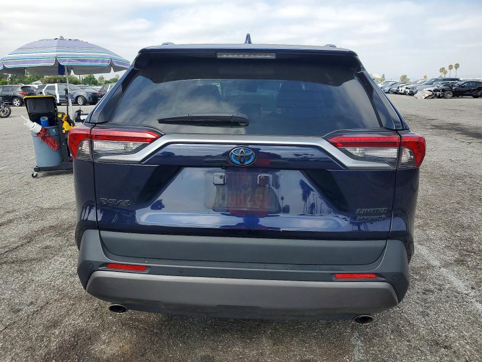Photo 6 from auction – 2019 TOYOTA RAV4 with VIN 2T3DWRFVXKW035974