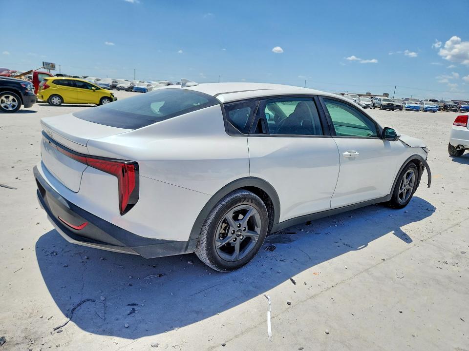 Снимка 3 от търг – 2025 KIA K4 с VIN 3KPFT4DE6SE030581