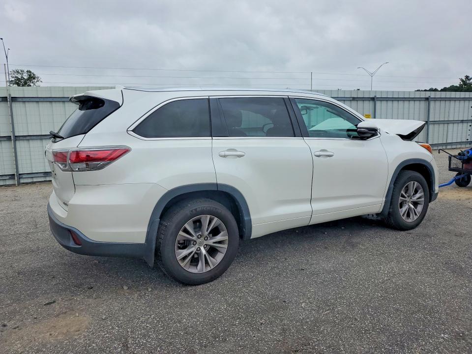 Photo 3 from auction – 2015 TOYOTA HIGHLANDER with VIN 5TDJKRFH1FS096940