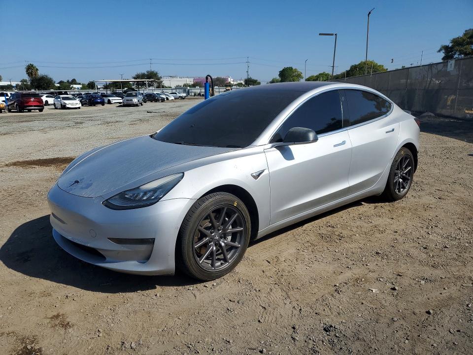 TESLA MODEL 3 2018 with VIN 5YJ3E1EA9JF162539 - Photo from auction