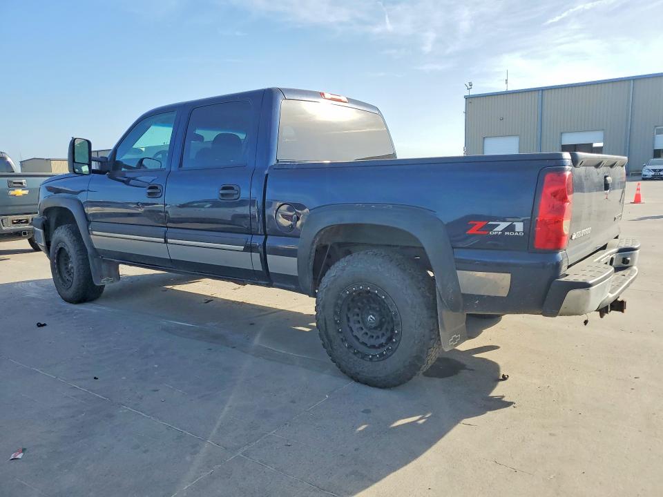 Photo 2 from auction – 2005 CHEVROLET SILVERADO with VIN 2GCEK13T551189011
