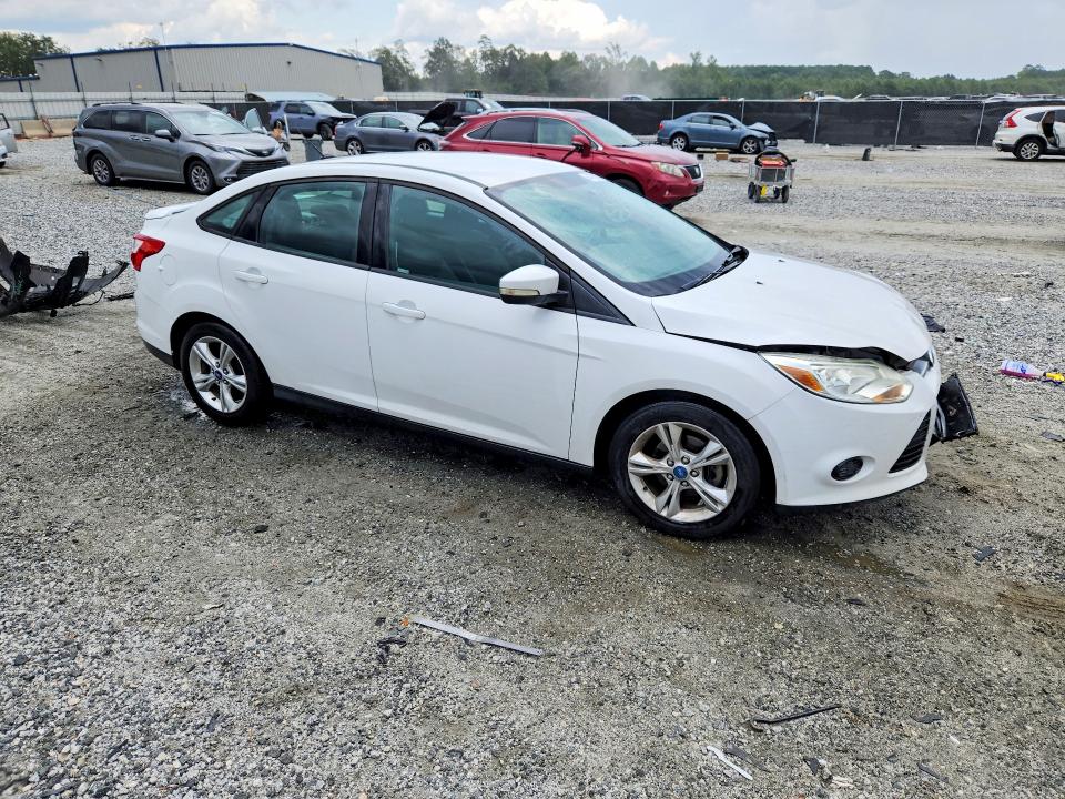 Photo 4 from auction – 2013 FORD FOCUS with VIN 1FADP3F26DL125134