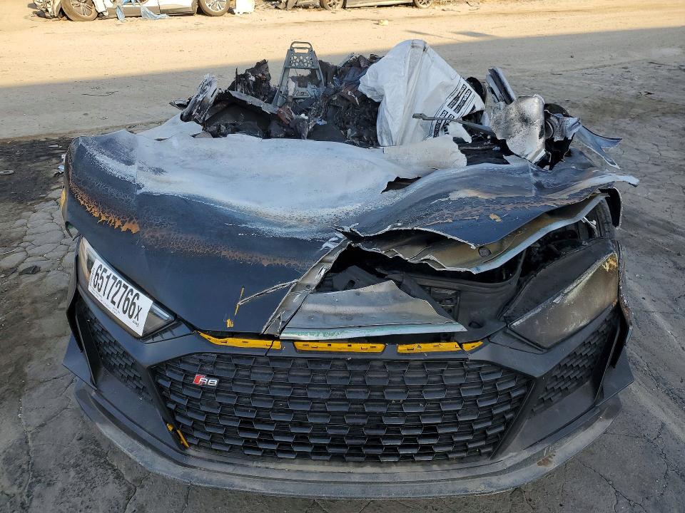 Photo 5 from auction – 2022 AUDI R8 with VIN WUACEAFX0N7901279