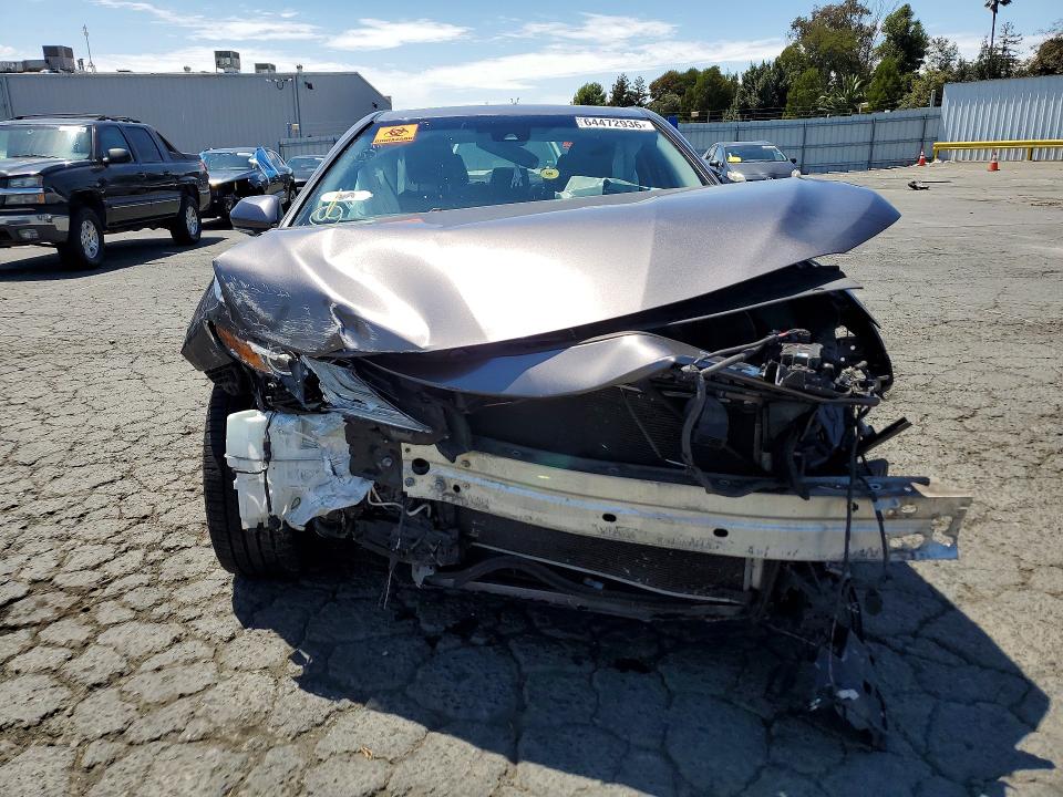 Photo 5 from auction – 2018 TOYOTA CAMRY HYBRID with VIN 4T1B21HK1JU005888