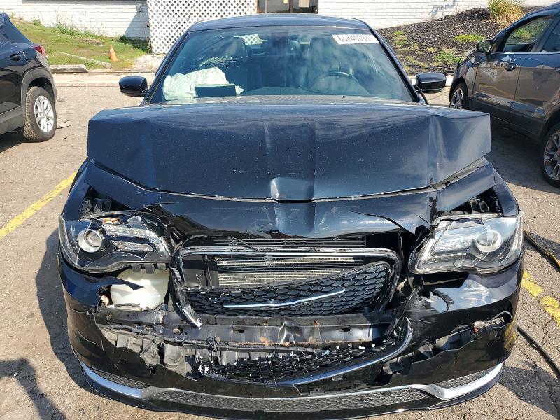 Photo 11 from auction – 2016 CHRYSLER 300 with VIN 2C3CCAGG9GH349407