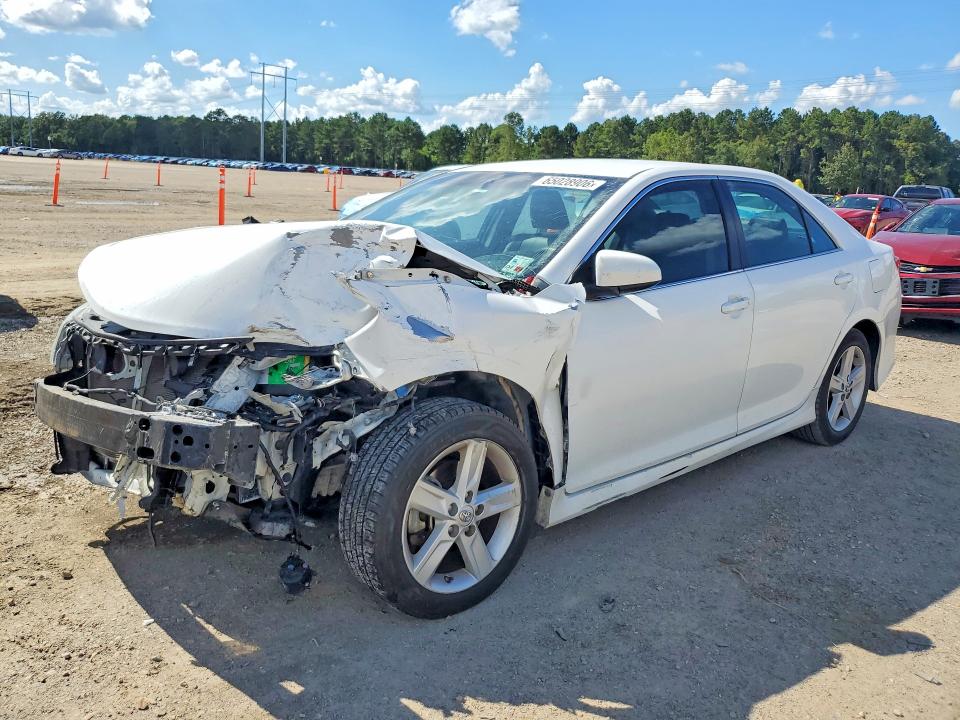 TOYOTA CAMRY 2014 with VIN 4T1BF1FK2EU855347 - Photo from auction