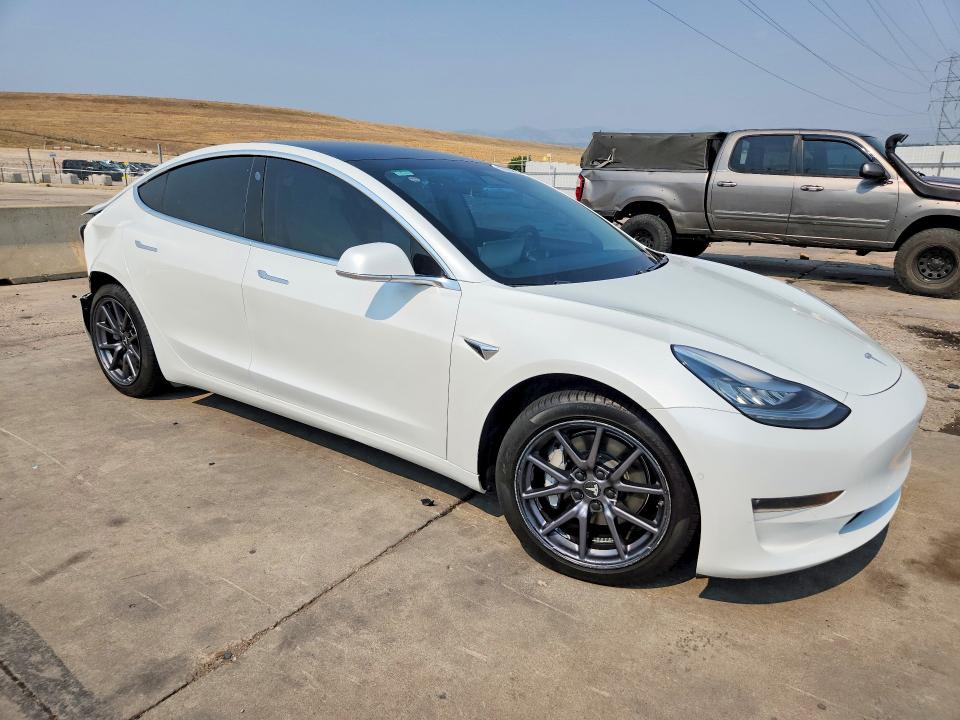 صورة رقم 4 من المزاد - 2020 TESLA MODEL 3 مع VIN 5YJ3E1EB9LF651633