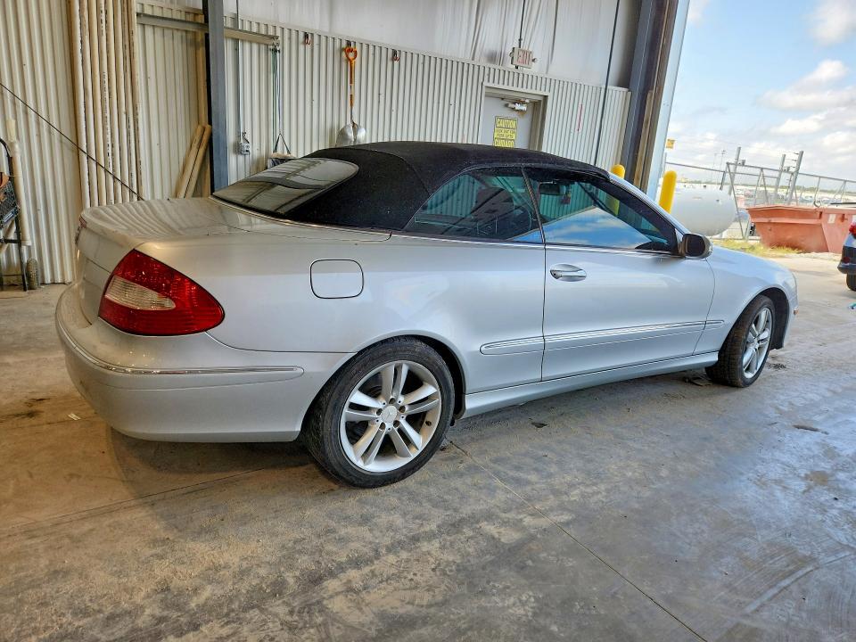 Photo 3 from auction – 2008 MERCEDES-BENZ CLK with VIN WDBTK56F38F247553