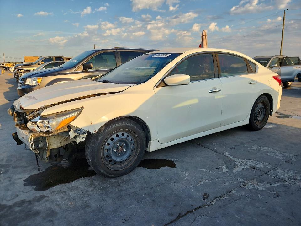 NISSAN ALTIMA 2017 with VIN 1N4AL3AP0HN324272 - Photo from auction