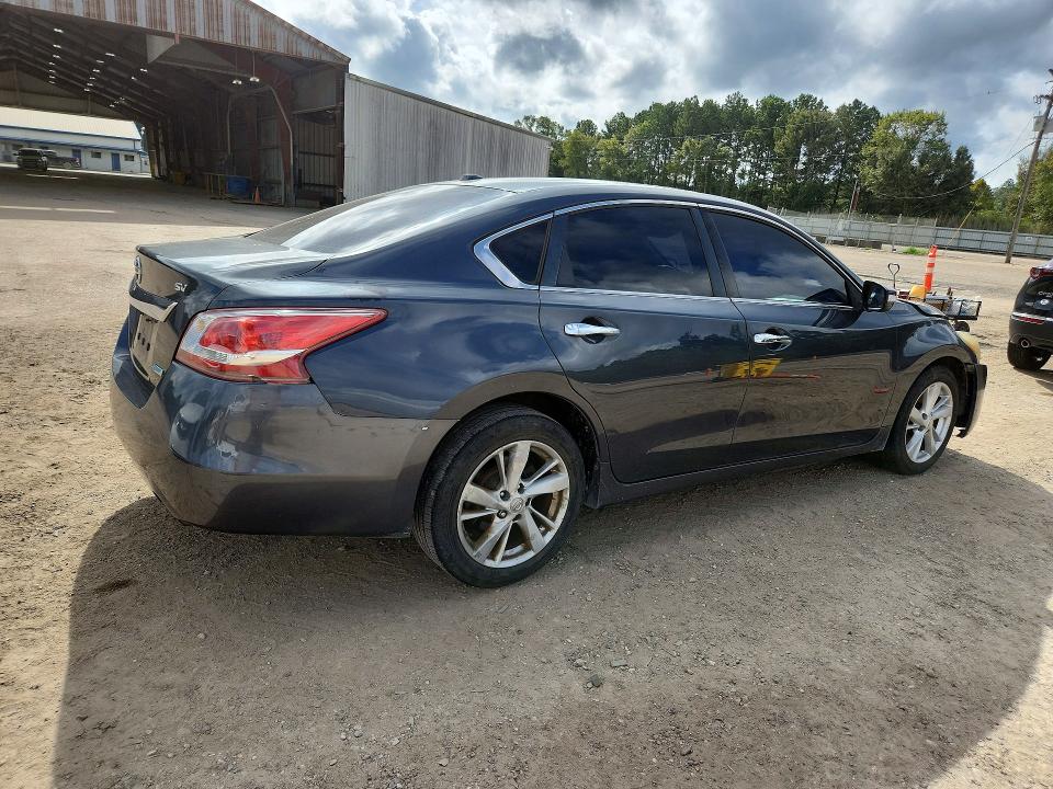 Photo 3 from auction – 2013 NISSAN ALTIMA with VIN 1N4AL3AP0DN404231