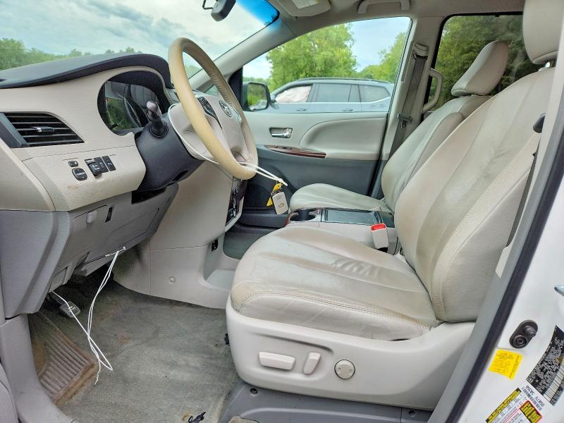 Photo 7 from auction – 2012 TOYOTA SIENNA with VIN 5TDDK3DC8CS038059