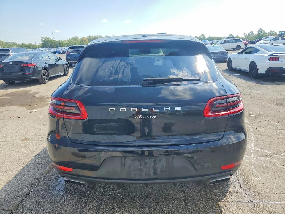 Photo 6 from auction – 2017 PORSCHE MACAN with VIN WP1AA2A58HLB05997