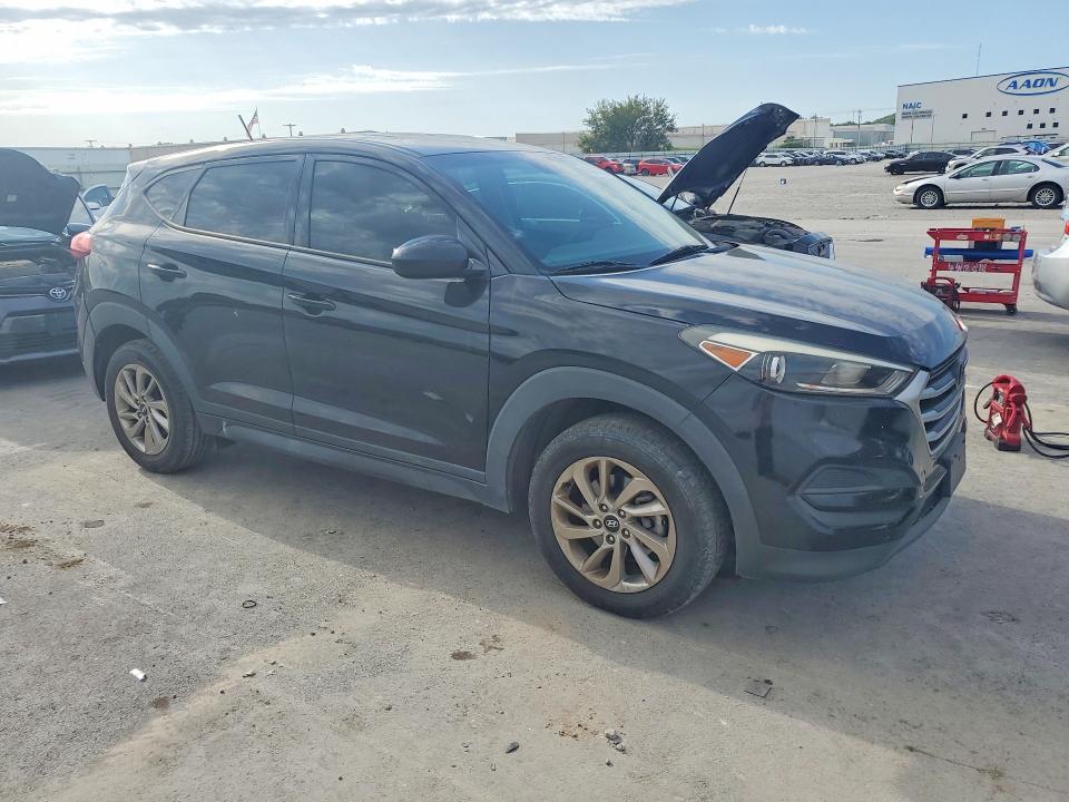 Photo 4 from auction – 2017 HYUNDAI TUCSON with VIN KM8J23A49HU494988