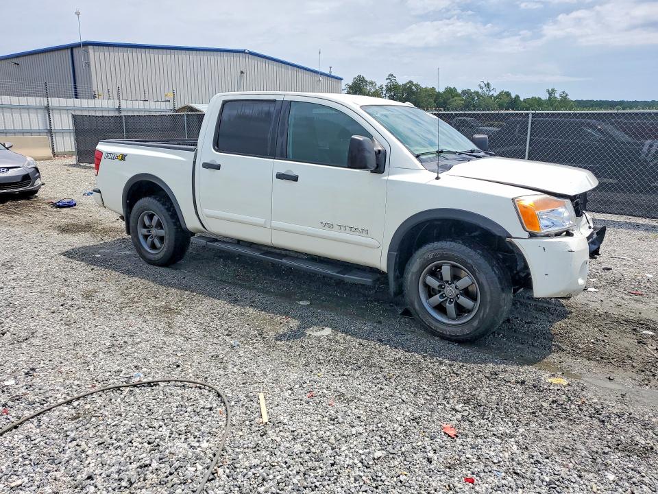 Снимка 4 от търг – 2015 NISSAN TITAN с VIN 1N6BA0EC0FN509071