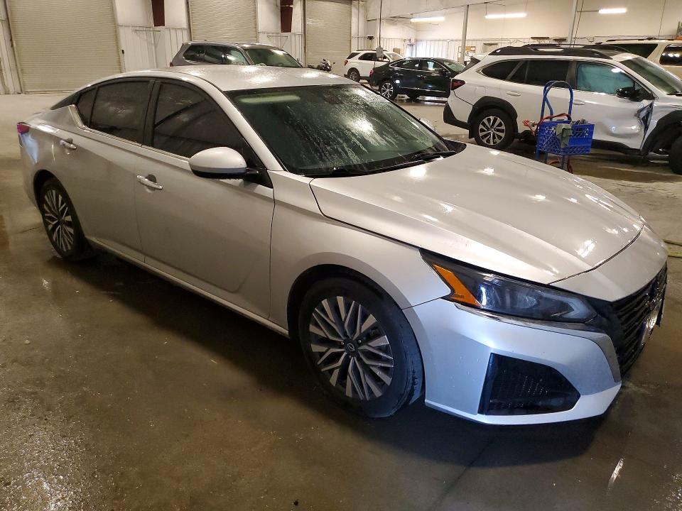 Zdjęcie 4 z aukcji – 2023 NISSAN ALTIMA z VIN 1N4BL4DV4PN363966