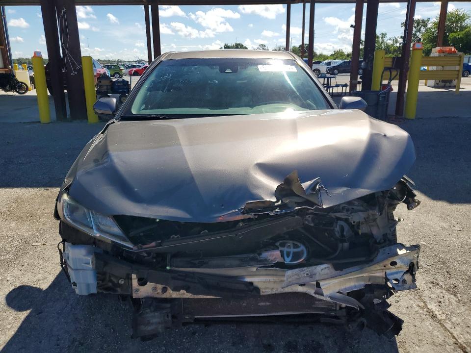 Снимка 5 от търг – 2018 TOYOTA CAMRY с VIN 4T1B11HK5JU538054