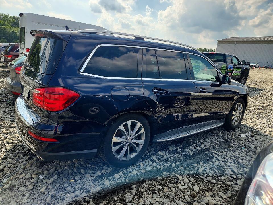 Photo 3 from auction – 2015 MERCEDES-BENZ GL with VIN 4JGDF6EE3FA569561