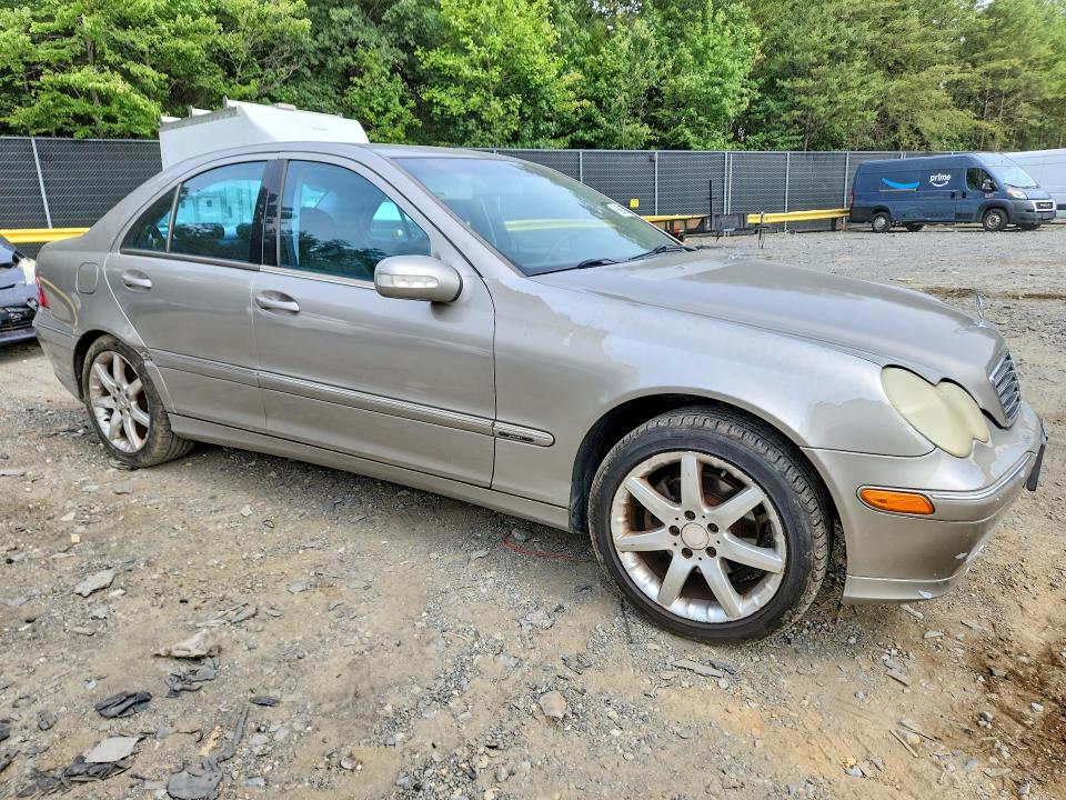 Photo 4 from auction – 2003 MERCEDES-BENZ C with VIN WDBRF40J03F433484