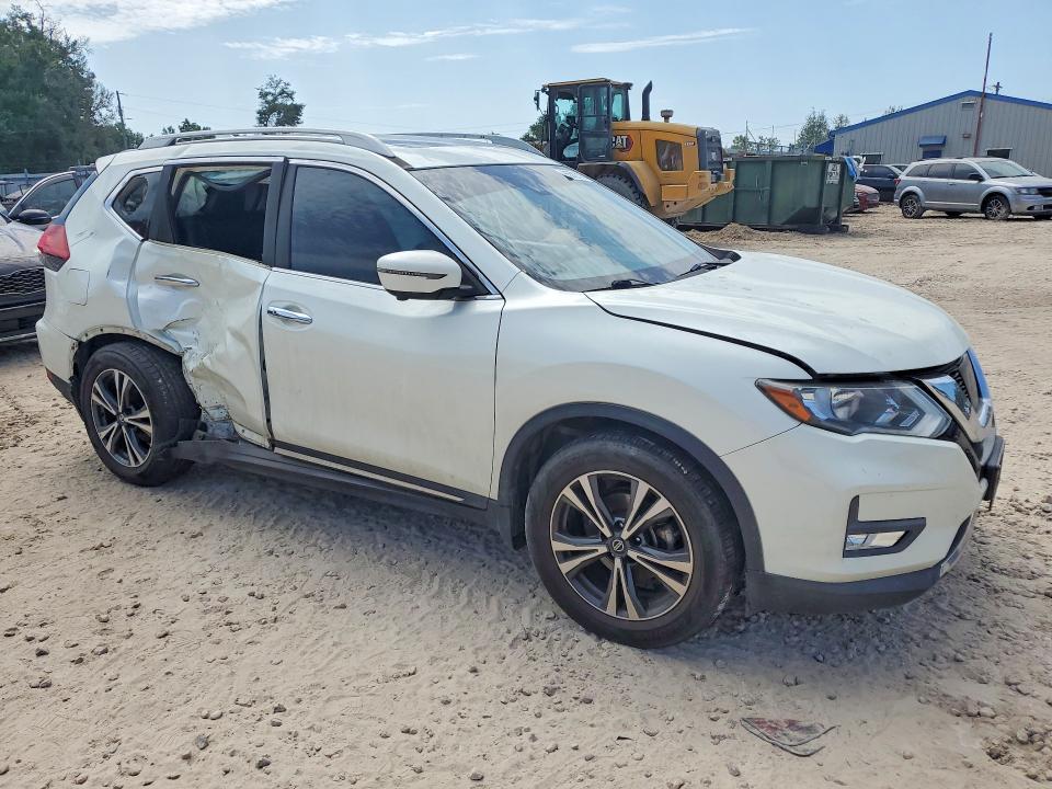 Photo 4 from auction – 2017 NISSAN ROGUE with VIN 5N1AT2MT3HC877390