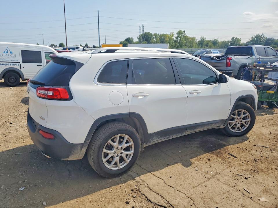 Photo 3 from auction – 2017 JEEP CHEROKEE with VIN 1C4PJMCS7HW575317