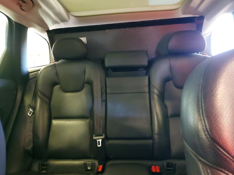 Photo 10 from auction – 2018 VOLVO XC60 with VIN LYV102RK5JB122751