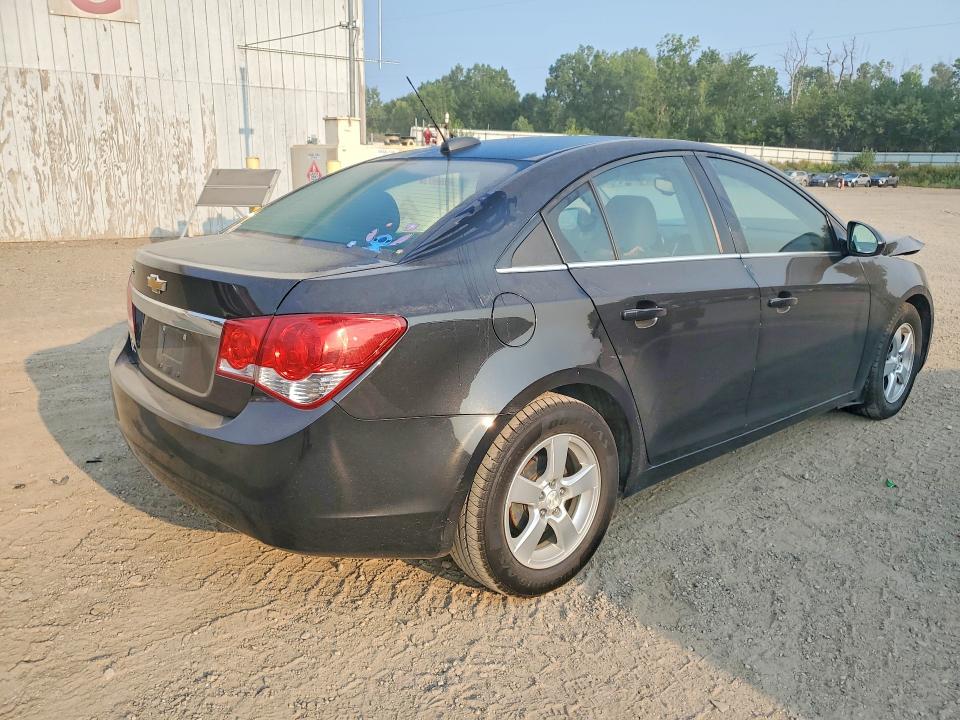Photo 3 from auction – 2015 CHEVROLET CRUZE with VIN 1G1PC5SB6F7286589