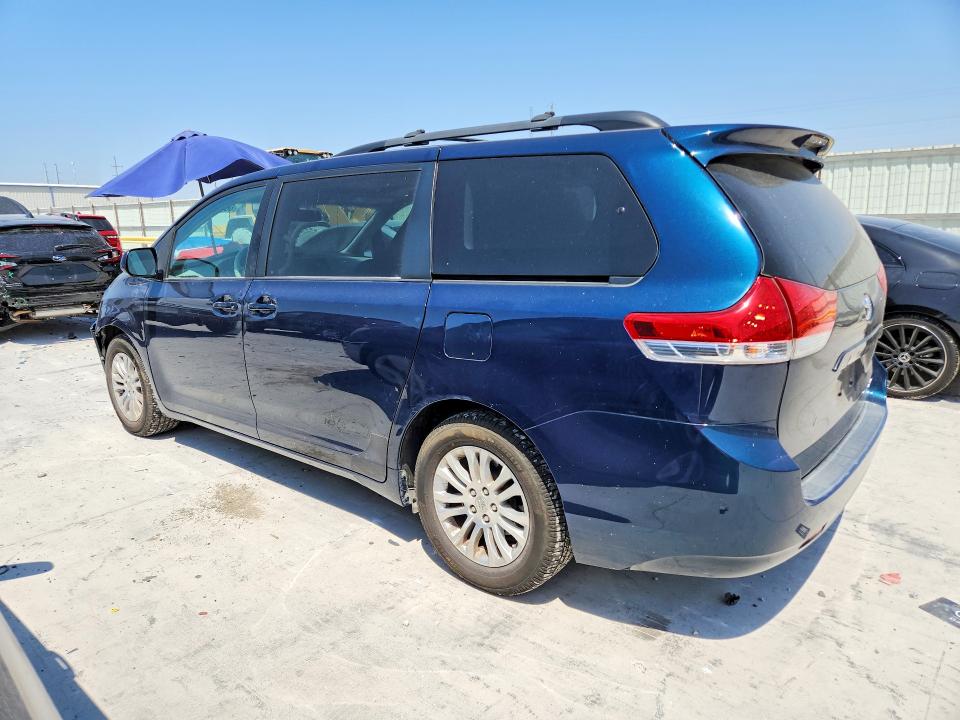 Photo 2 from auction – 2011 TOYOTA SIENNA with VIN 5TDYK3DC0BS154162