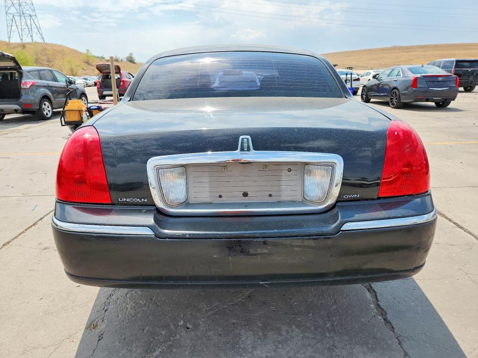Photo 6 from auction – 2010 LINCOLN TOWN CAR with VIN 2LNBL8EV3AX752793