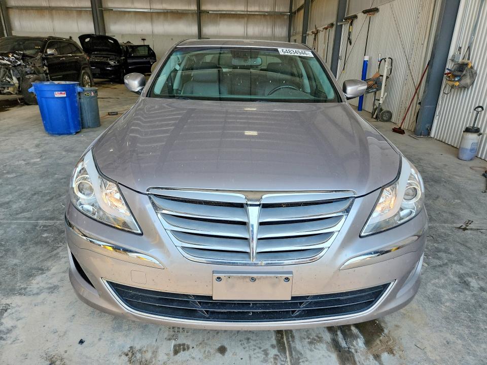 Photo 5 from auction – 2013 HYUNDAI GENESIS with VIN KMHGC4DD7DU223883