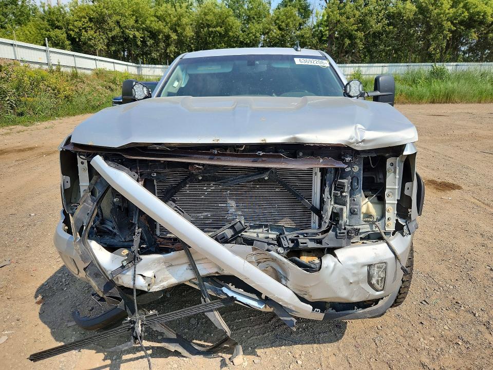 Photo 5 from auction – 2017 CHEVROLET SILVERADO with VIN 3GCUKREC2HG454163