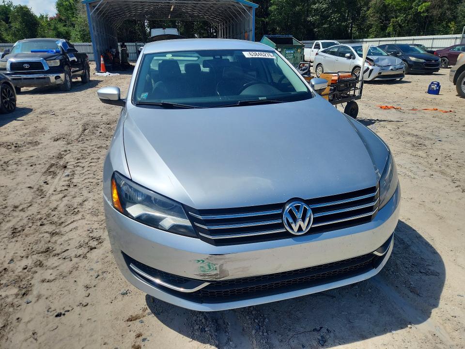 Photo 5 from auction – 2015 VOLKSWAGEN PASSAT with VIN 1VWAT7A35FC040480
