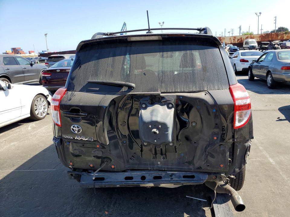 Photo 6 from auction – 2011 TOYOTA RAV4 with VIN JTMRF4DV2B5040234